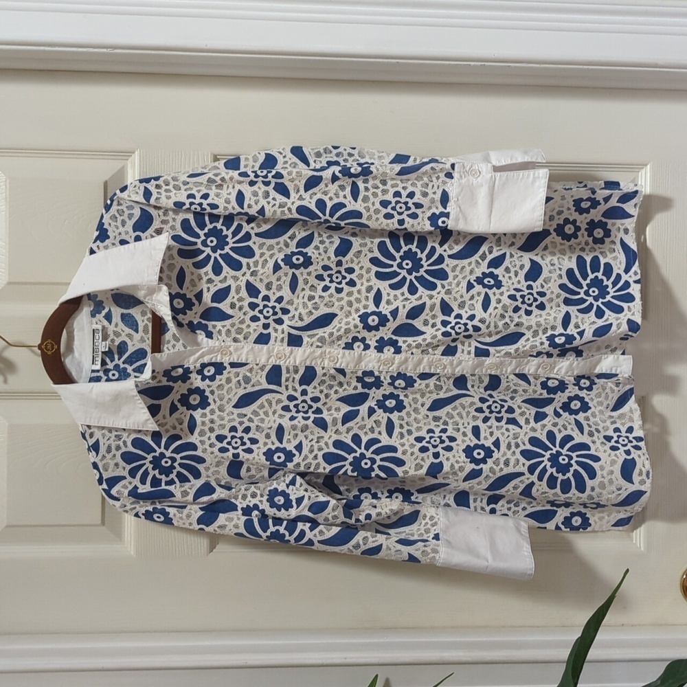 Mishca Women's Floral Lace Long Sleeve Button Up Blouse w/French Cuffs Sz Large